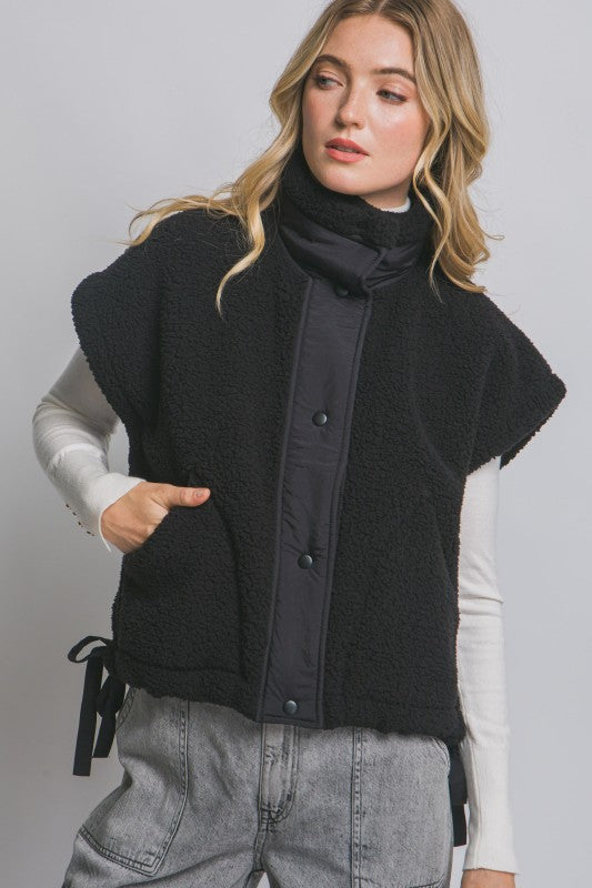 Falling For You Sherpa Vest - Black
